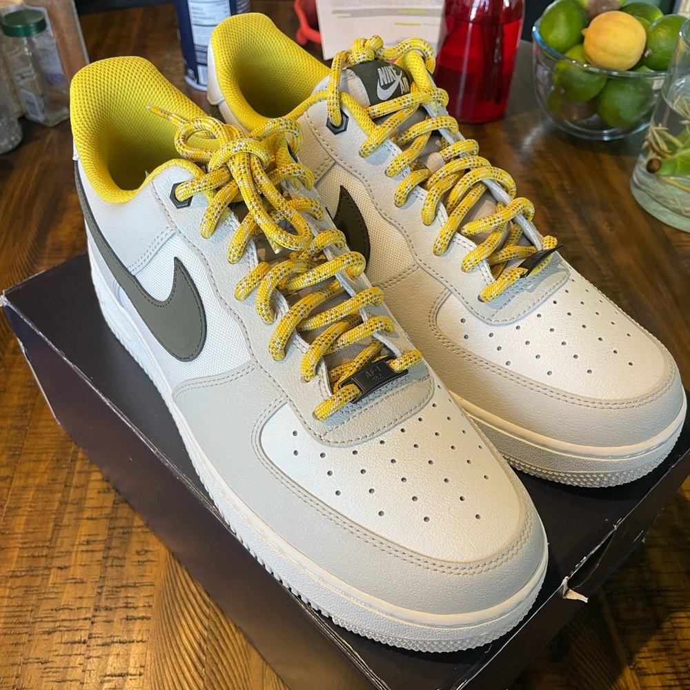 Never Worn Men’s Nike Air Force 1